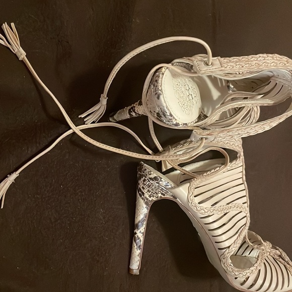 Size 7M Vince Camuto heels/sandals - Picture 2 of 3